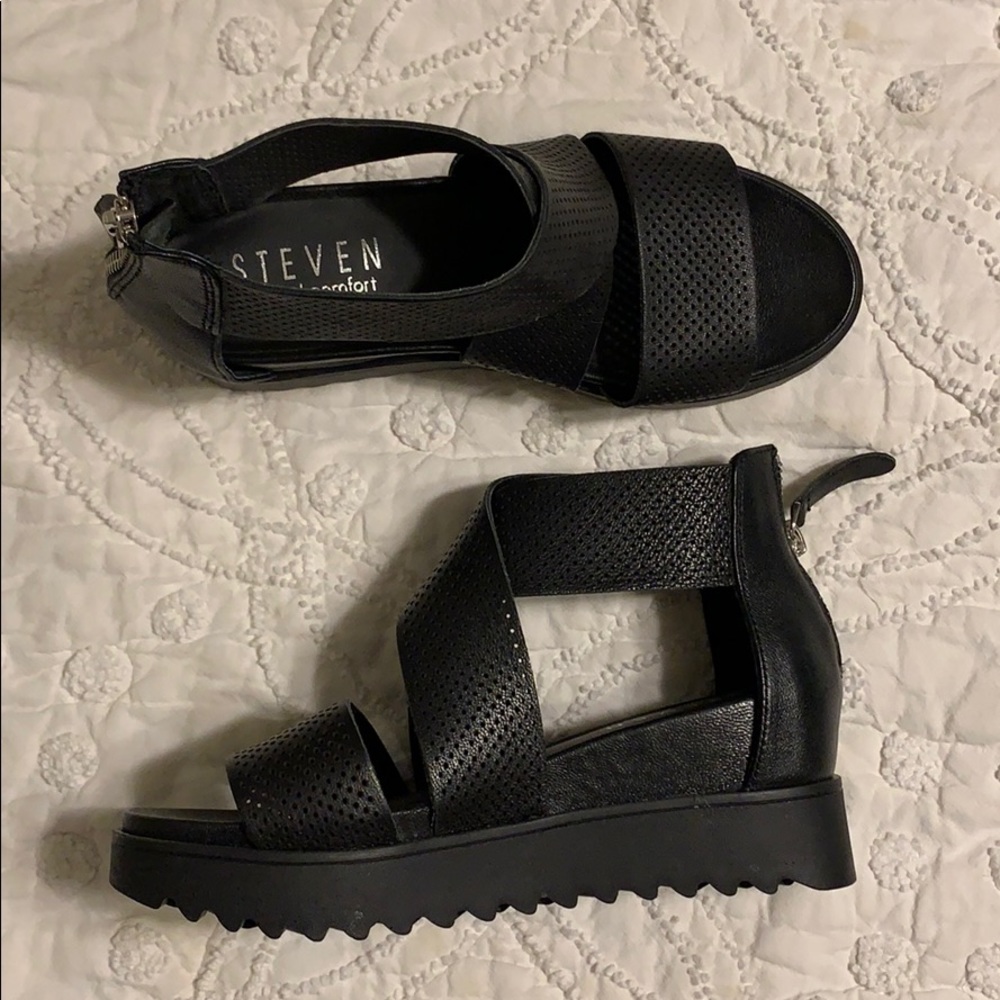 Steve Madden platform sandals